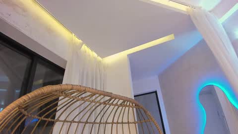 Mia online show from February 11, 3:18 am