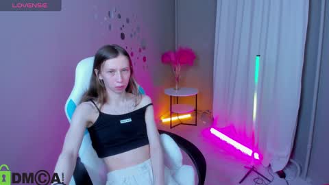 michele_mack online show from January 5, 3:22 am