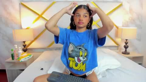 michellebronx online show from June 2, 11:44 am