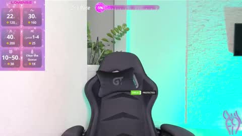 Michellee online show from February 28, 7:14 pm