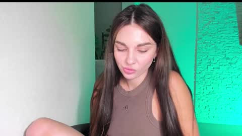 Michellee online show from September 27, 3:52 pm