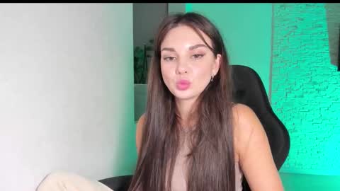 Michellee online show from October 8, 6:12 pm