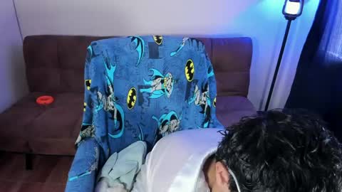 Blue online show from April 16, 3:33 pm