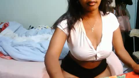 miel_07 online show from February 1, 7:45 pm