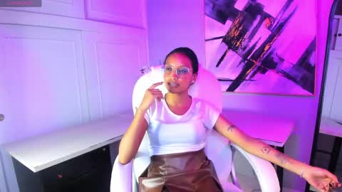 miel_ambar online show from April 22, 4:37 pm