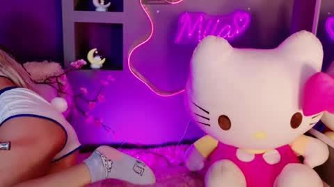   online show from March 27, 12:17 pm