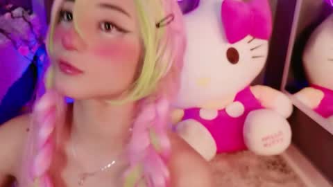   online show from April 10, 12:11 pm