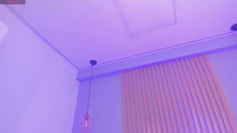 Mia online show from March 14, 2:51 pm