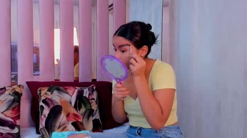 Mia  online show from September 18, 9:41 am