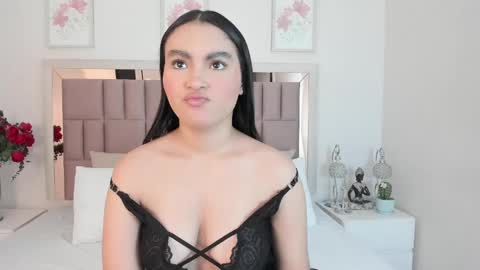 Mia  online show from March 7, 11:18 am