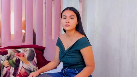 Mia  online show from September 22, 10:03 am