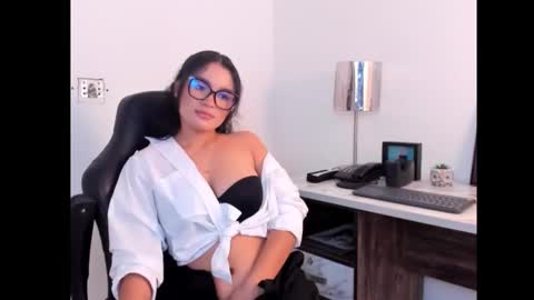 Mia  online show from October 5, 10:53 am