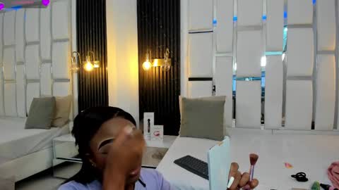 Miia Schwarz  online show from October 1, 9:20 pm