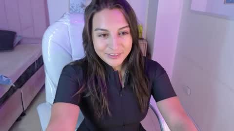 M I I A     online show from June 2, 9:27 pm