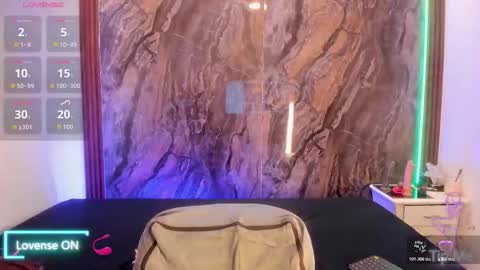 Mia collins online show from November 28, 3:04 pm