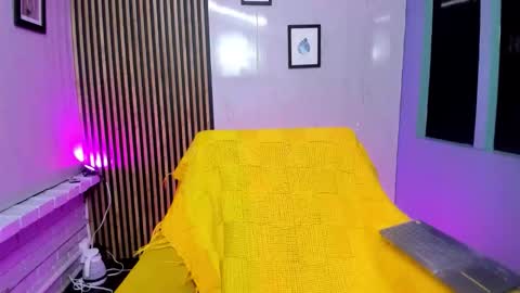 miilu  online show from October 9, 3:21 am