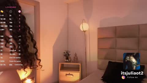   online show from February 4, 9:20 pm