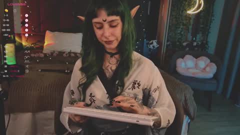 mika_moon_ online show from March 9, 8:18 am