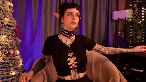 mika_moon_ online show from December 21, 8:43 pm