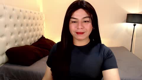 Theresa Luna online show from January 23, 7:07 pm