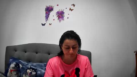 Mikyloveu online show from June 8, 4:30 pm