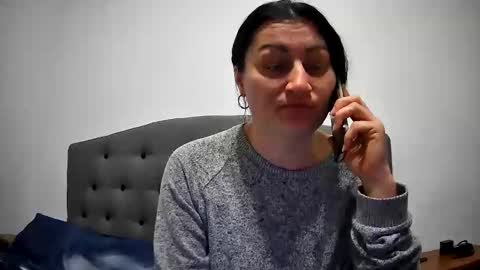 Mikyloveu online show from February 1, 3:50 pm