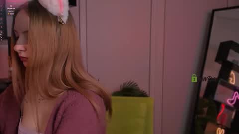 mila_glow online show from October 3, 9:25 am