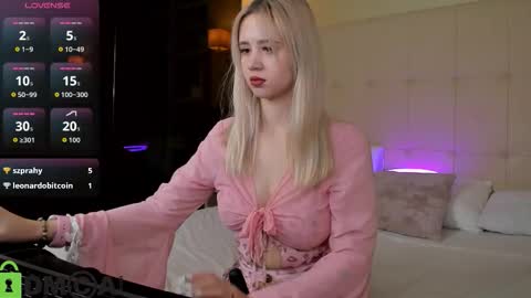 mila_kinor online show from October 17, 2:04 am