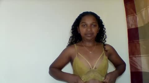 mila_lunah online show from April 20, 5:54 am