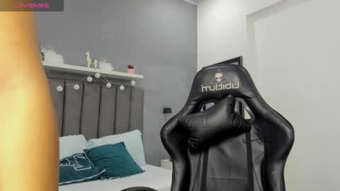 mila_pinkett online show from February 6, 7:17 pm