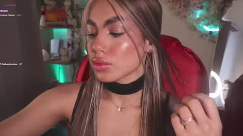 M I L A  online show from September 9, 2:17 pm