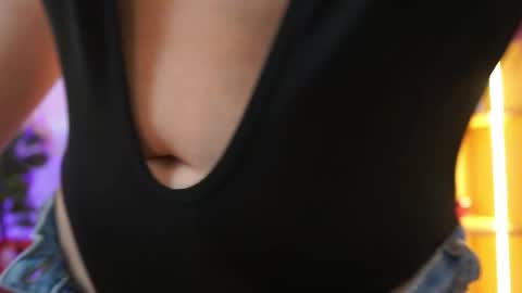 milacrave online show from February 16, 11:32 am