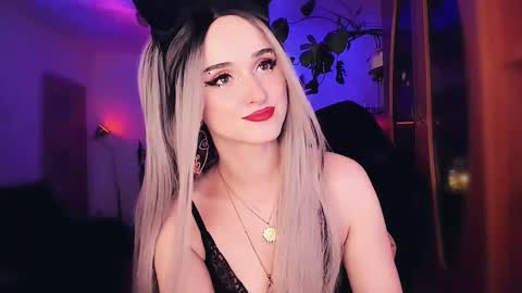 MiladyJolie online show from February 25, 4:35 am