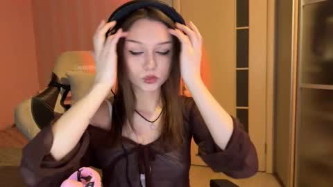 milamiuu online show from January 15, 3:07 pm