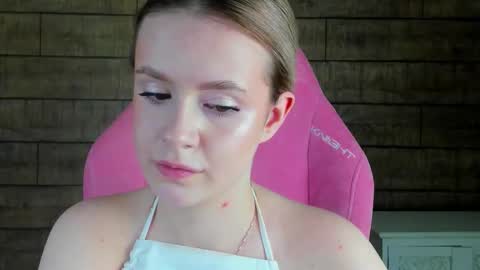 MilanaBalmain online show from March 2, 8:32 am