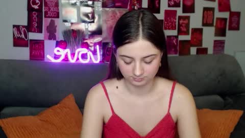 milanaroz online show from November 29, 7:01 am