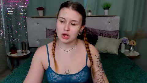 milanaxhoney online show from February 15, 7:51 am