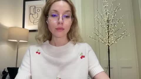 Mila online show from December 17, 3:27 pm