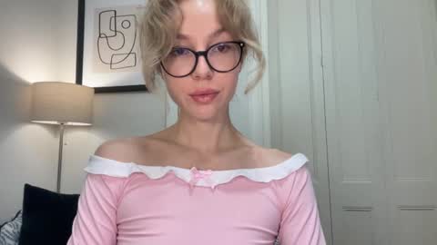 Mila online show from November 11, 3:31 pm