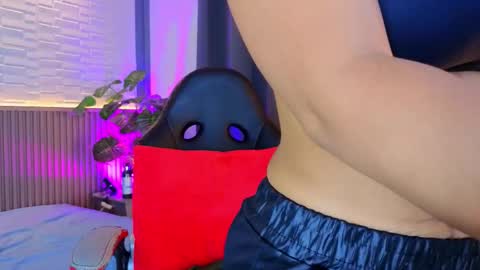 milena_lawson online show from September 10, 1:44 pm