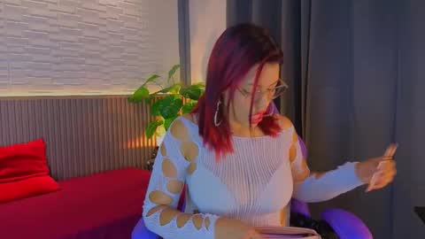 milena_lawson online show from September 25, 11:53 am