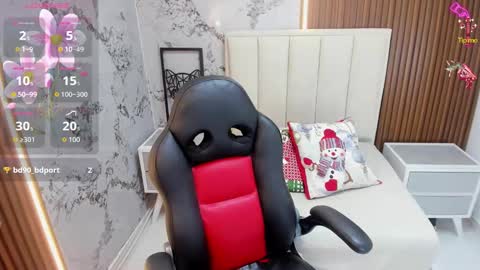 MILEY online show from December 18, 8:13 pm