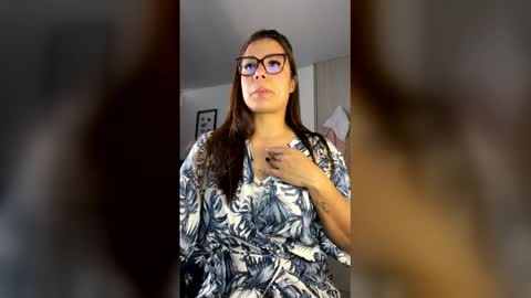 Melissa online show from June 3, 1:23 pm