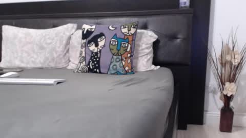 milfa online show from October 4, 9:37 am