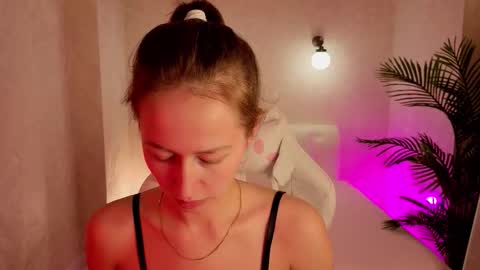 milfcruze online show from November 21, 2:02 am