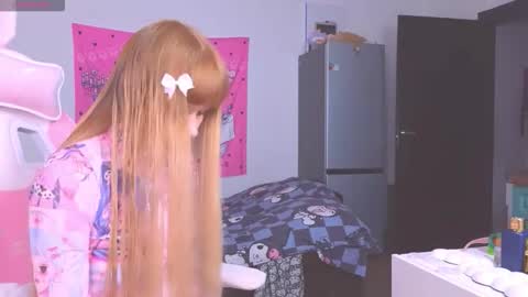 Milia online show from October 24, 8:49 pm