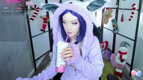 milky cute online show from January 4, 9:52 pm