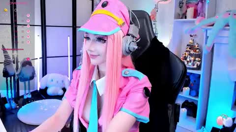 milky cute online show from January 6, 11:08 pm