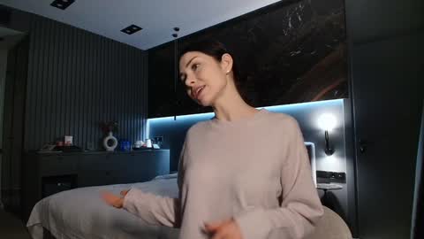 milla bella online show from January 17, 6:59 pm