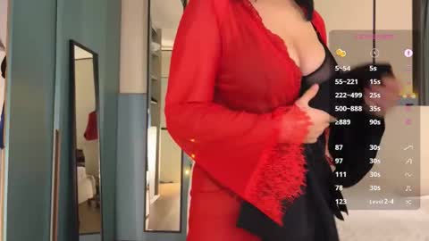 Mila online show from November 17, 8:53 pm